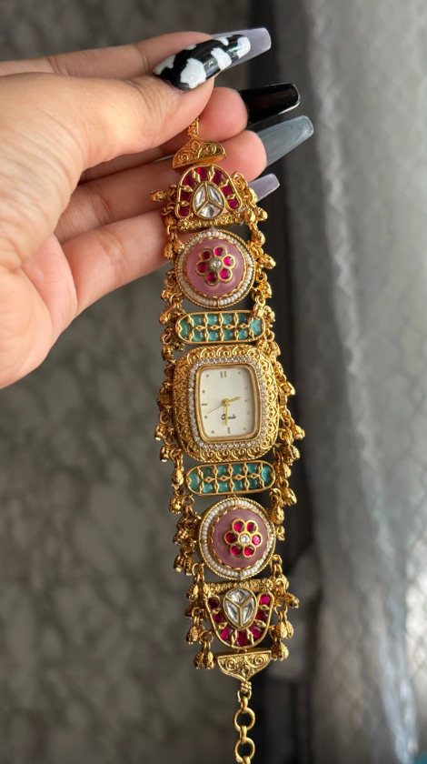Royal Handcrafted embody vintage elegance ✨🧿(BUY 1 GET 1 FREE )