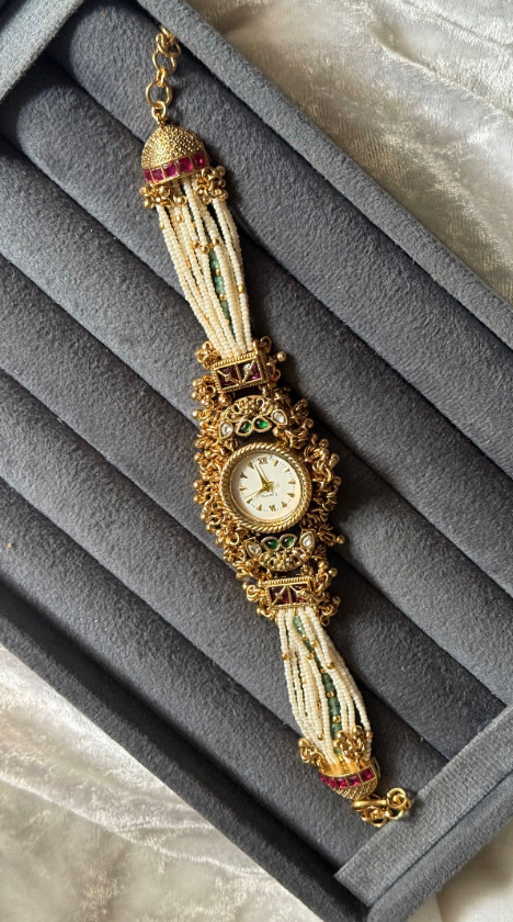 Royal Handcrafted  embody vintage elegance ✨🧿.....(BUY 1 GET 1 FREE )