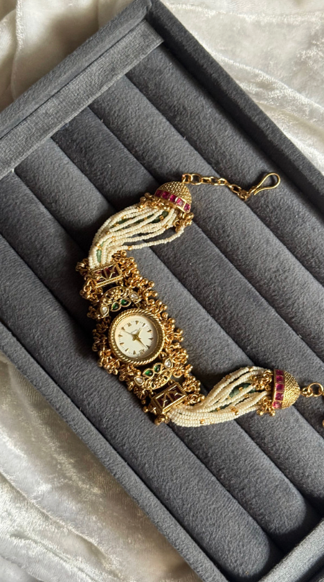 Royal Handcrafted  embody vintage elegance ✨🧿.....(BUY 1 GET 1 FREE )