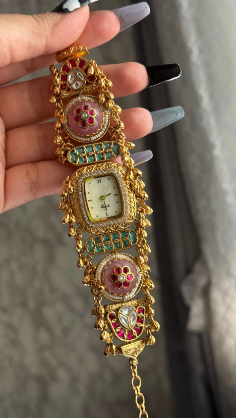 Royal Handcrafted  embody vintage elegance ✨🧿.....(BUY 1 GET 1 FREE )
