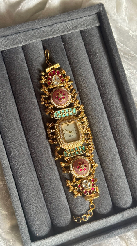 Royal Handcrafted  embody vintage elegance ✨🧿.....(BUY 1 GET 1 FREE )